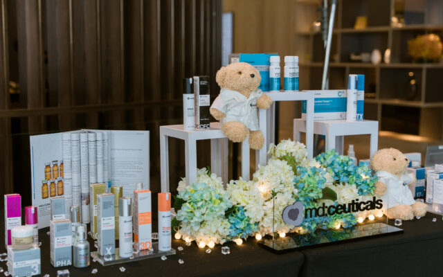 md:ceuticals cung cấp cho các bác sĩ các phương pháp điều trị chuyên nghiệp hiệu quả cao và kết hợp sản phẩm chăm sóc hàng ngày.